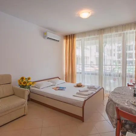 Pmg Laguna Hotel apartamentowy 3*