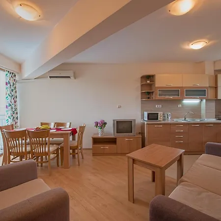 Pmg Laguna Hotel apartamentowy 3*