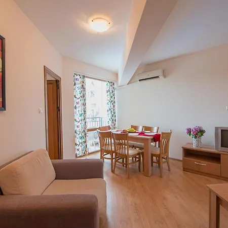 Aparthotel Pmg Laguna